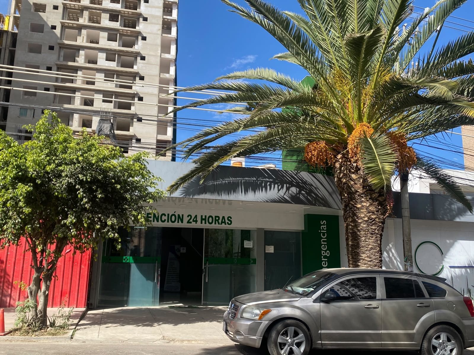 Exterior de la Clínica Portales en Cochabamba
